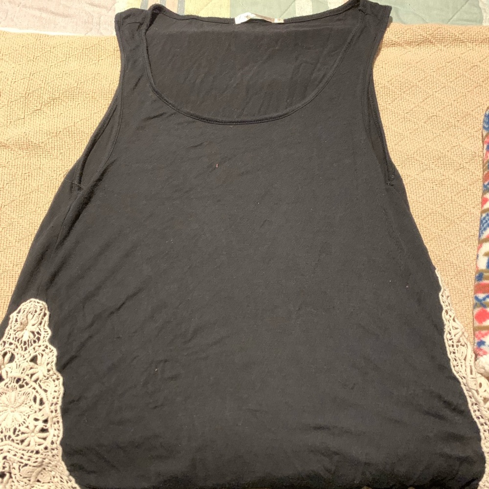 Black tank top | L
